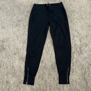 Black Athleta joggers in size XS